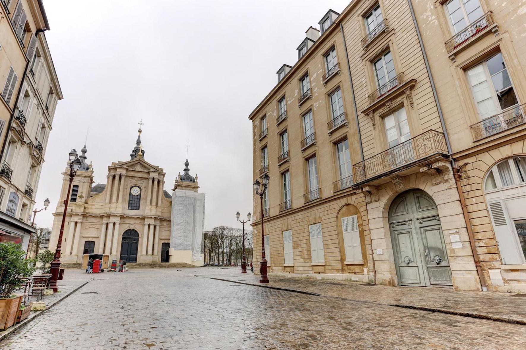 La Cathedrale - Versailles Extérieur photo